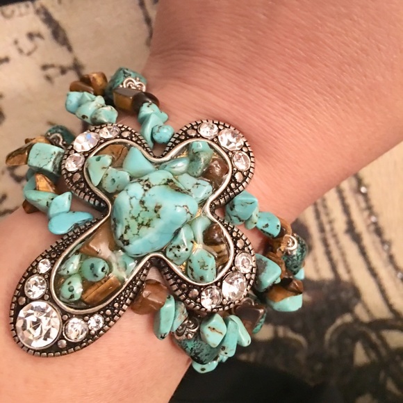 Jewelry - ❤️Beautiful Turquoise Cross Bracelet❤️